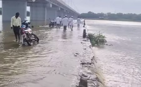 "पंढरपुरात मंदिरे गेली पाण्याखाली; दगडी पूल बुडाला, भीमा नदीला पूर