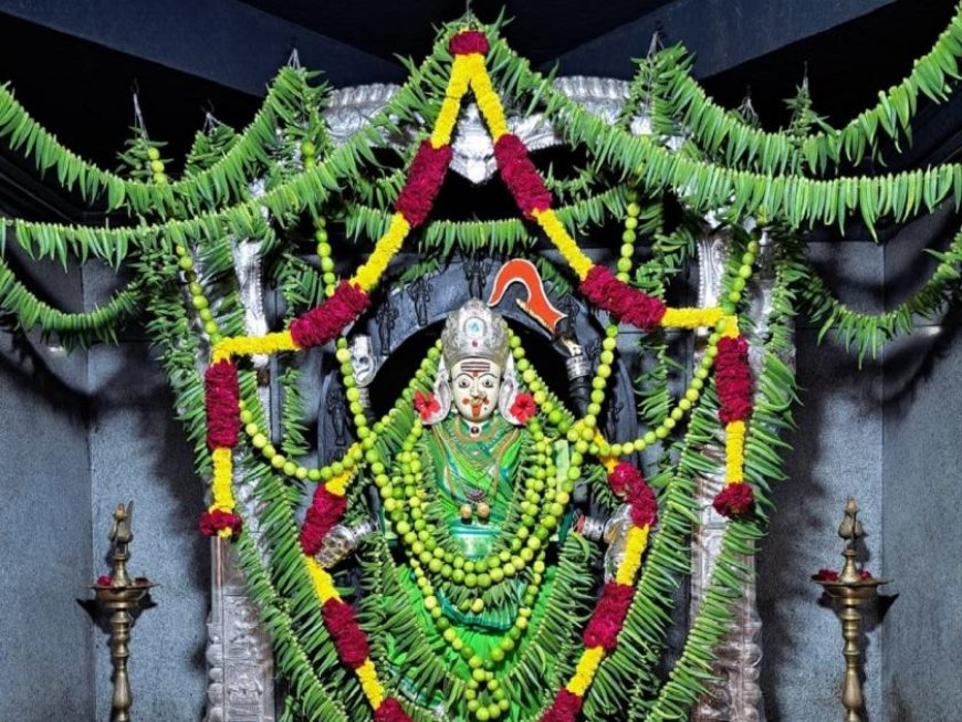 कालिका देवी लिंबू अन् भेंडीनं अलंकृत; सोलापुरात वाराई नवरात्र महोत्सव सुरु