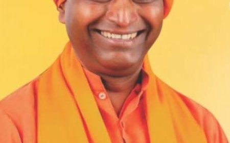 महंत रामगिरी महाराज आणि पोलीस अधिक़ार्‍यांत शाब्दीक चकमक