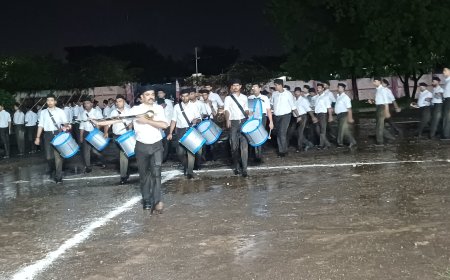 रा.स्व. संघाच्या स्वयंसेवकांचे  सघोष पथसंचलन, रिमझिम पावसाचीही हजेरी