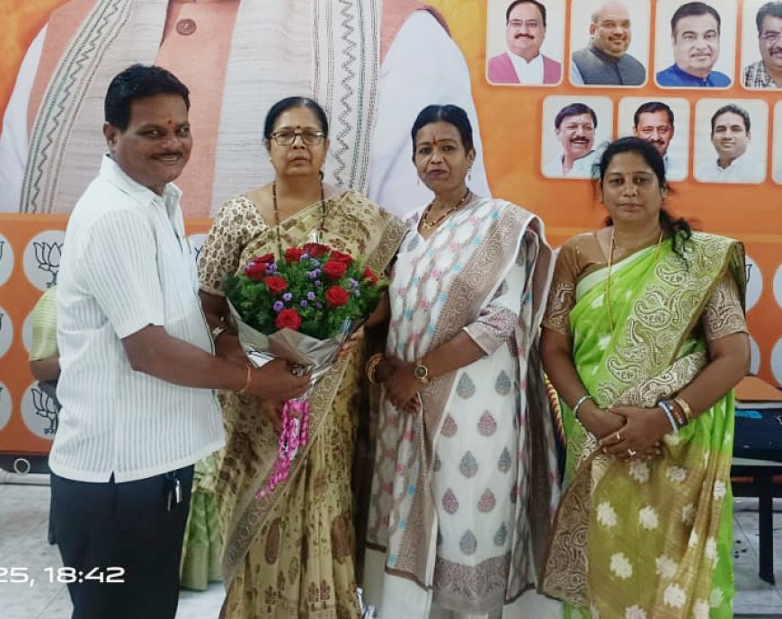 भाजपा नूतन शहराध्यक्ष रोहीणी तडवळकर यांचे पुष्पवृष्टीने महिला पदाधिकारीकडून स्वागत