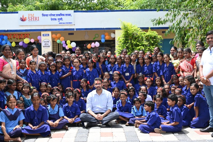 शाळेचा पहिलाच दिवस, विद्यार्थ्यांना दिले 'आशीर्वाद'। विवेकानंद विद्यालयात प्रभातफेरी