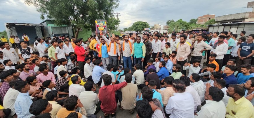 इन्स्टाग्रामवर महापुरुषांची बदनामी; मैंदर्गीत मोर्चा, रास्ता रोको व बंद! जिहादी विचारांच्या मंडळींचे संतापजनक कृत्य
