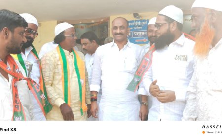 कोण म्हणतंय मुस्लिमांना तिकीट नाही..