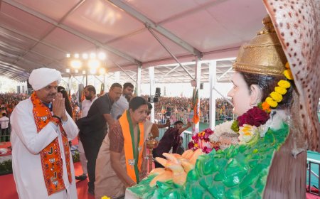 बाराबंदी पोशाखात देवाभाउंचे सिद्धरामेश्‍वर दर्शन!