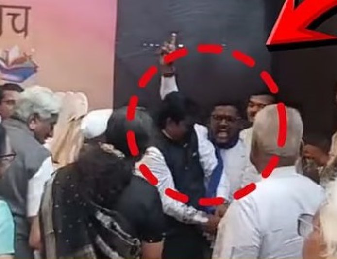 साहित्य संमेलनातही राडा,महामंडळ कार्याध्यक्ष विनोद कुलकर्णीना फासले काळे,मिलींद जोशी मात्र बचावले