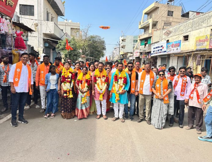 भव्य पदयात्रेमुळे प्र.13मध्ये शिवसेनामय वातावरण