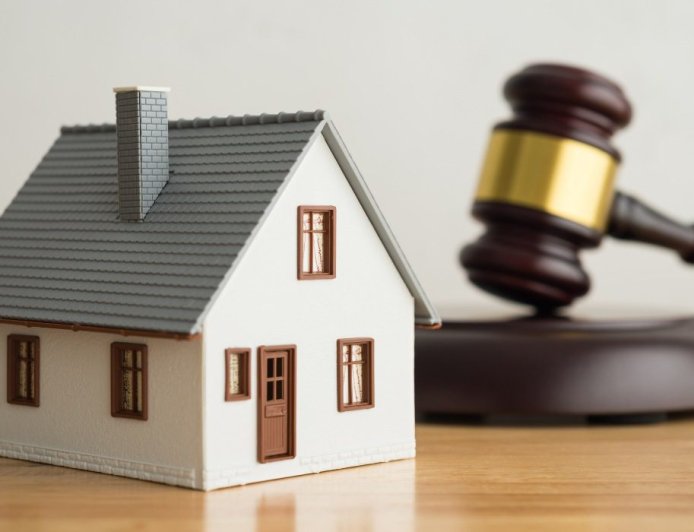 मनसे,काँग्रेस,अजीतदादा गटाच्या नेत्यांची प्रॉपर्टी जप्त