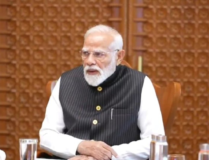 एकमेवाद्वितीय मोदी धुरंधर!  नॉटआउट ८,९३१