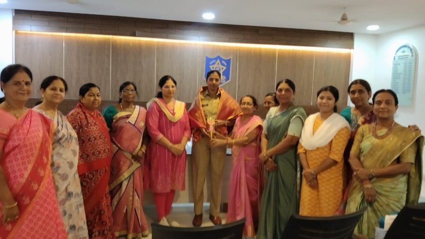 महिला दिनानिमित्त पोलीस बॉईज असोसिएशनकडून कर्तव्यदक्ष अधिकाऱ्यांचा सन्मान