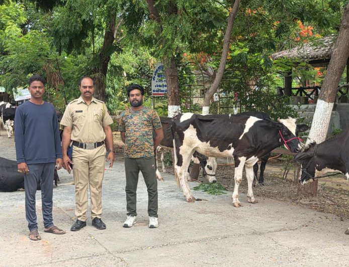 संशयित कत्तलखान्यातून २१ जनावरांची सुटका