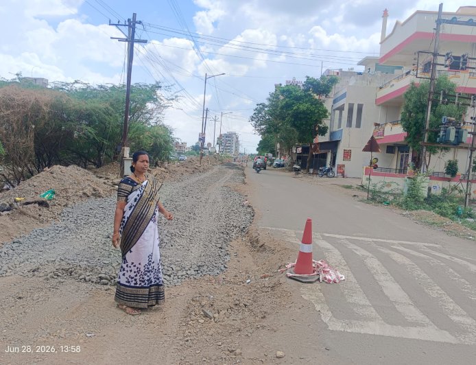 अखेर नागरिकांना दिलासा! ओम गर्जना चौक–बॉम्बे पार्क रस्त्याच्या कामाला सुरुवात