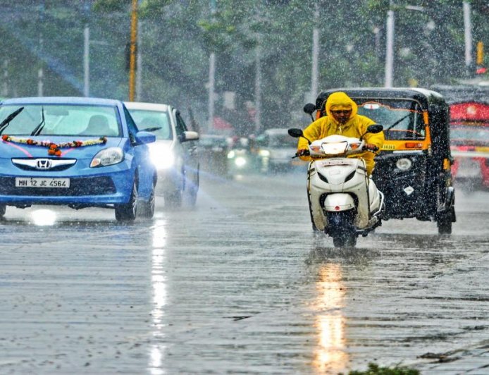 पुण्यात मुसळधार पावसाचा कहर; वारकऱ्यांनी थेट पुण्यात यावे