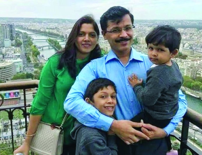IAS TUKARAM MUNDHE : तुकाराम मुंढेंच्या मुलाने पाचवीपर्यंत ६ शाळा बदलल्या!