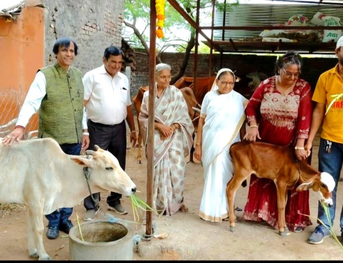 जैन सोशल ग्रुप सेंट्रलतर्फे गोधन विकास गोशाळेच्या पत्राशेडचे उद्घाटन