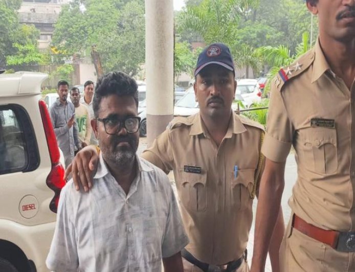 टीईटी पेपरफुटीचे सोलापुरी कनेक्शन, पोलीस प्रशिक्षक प्रकाश पवारला ठोकल्या बेड्या