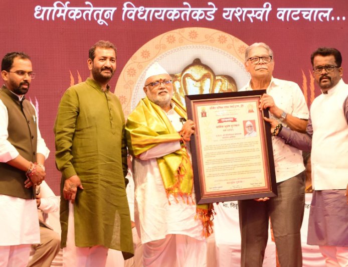 गहिनीनाथ महाराज औसेकर यांना ‘धार्मिक भूषण’ पुरस्कार