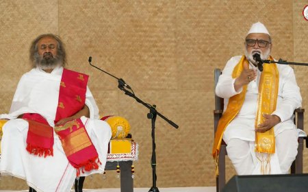 श्री श्री रविशंकर आश्रमात गहिनीनाथ महाराज औसेकर यांचा सत्संग