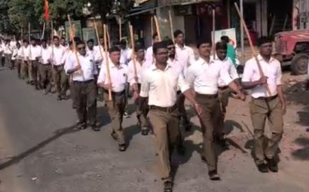 विजयादशमी निमित्त संघाचे शस्त्रपूजन व १२ नगरांमध्ये पथ संचलन